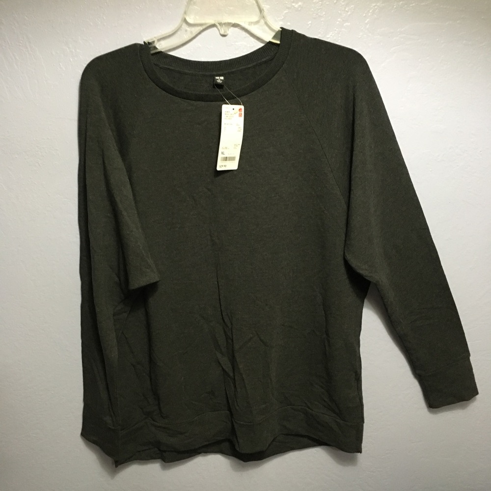 Uniqlo dark grey crew neck